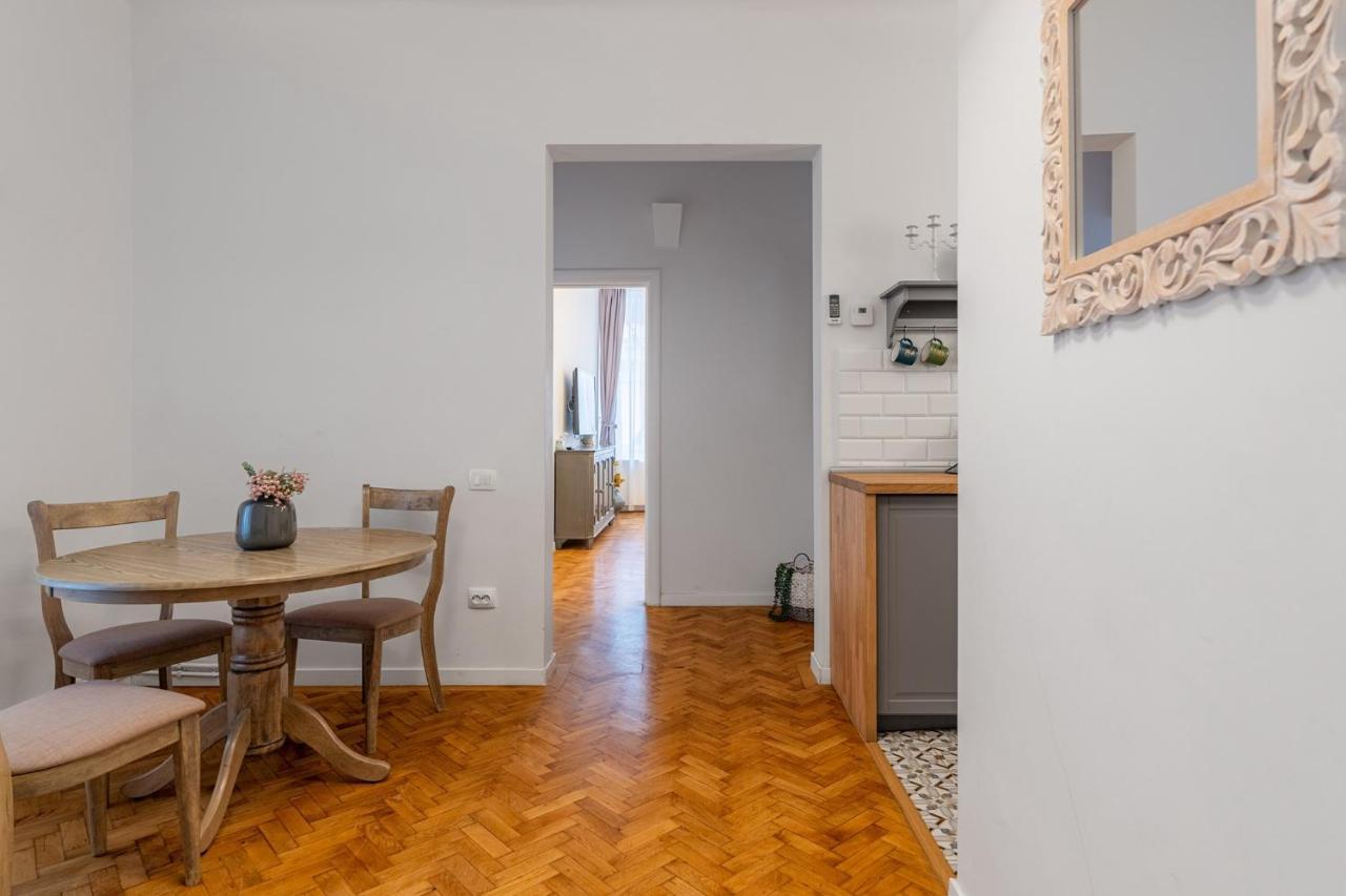 Albert Residence With Complimentary Parking Brașov Exterior foto