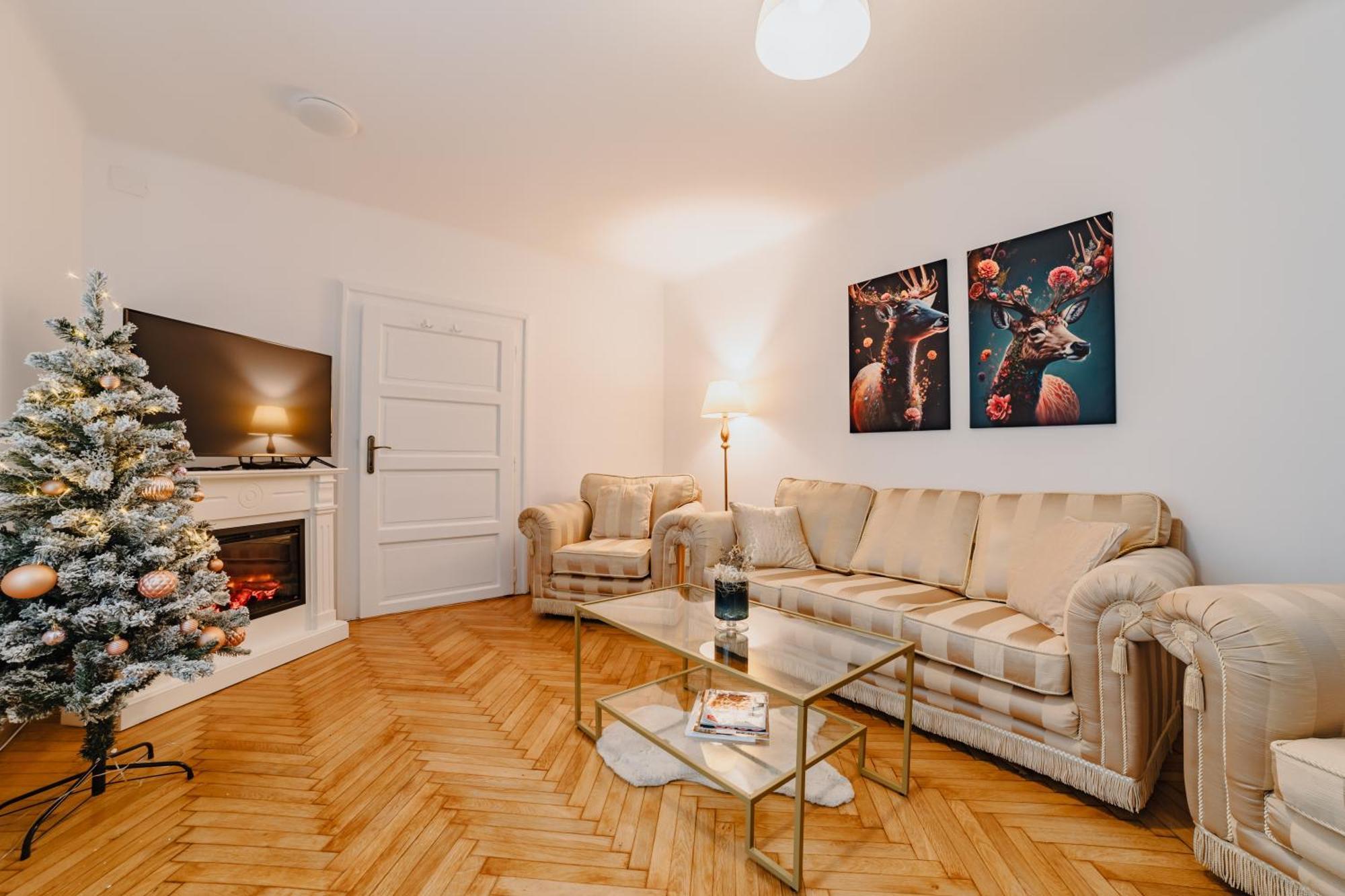 Albert Residence With Complimentary Parking Brașov Exterior foto